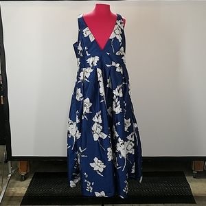 Eshakti sleeveless dress